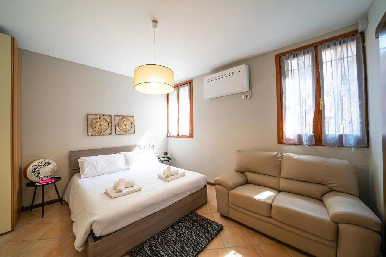 Ormesini Home Venice 0*,